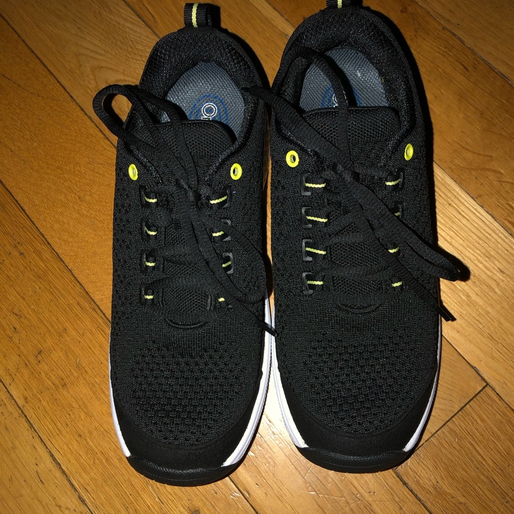 Women's Orthofeet  Black and Yellow Sneakers